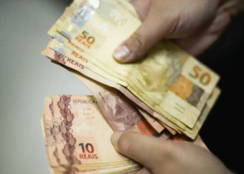 Banco do Brasil e Caixa vão pagar R$ 1.518 para lista de CPFs nesta semana