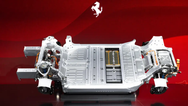 O futuro chegou: Ferrari anuncia supercarro elétrico e faz previsão ousada para 2026