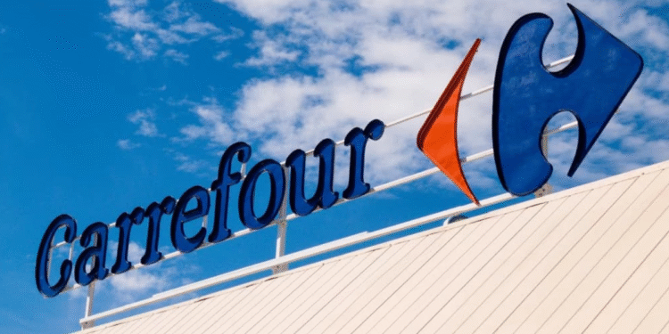 Comida contaminada no Carrefour: supermercado é condenado pela Justiça