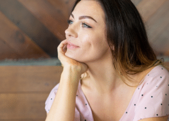 O que significa falar em voz alta quando você está sozinho, segundo a psicologia
