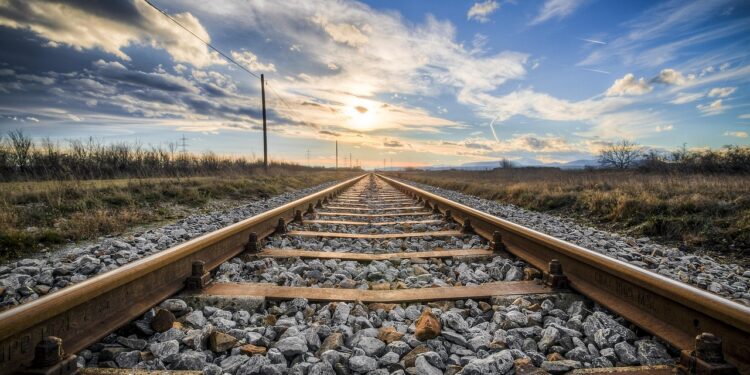 Viagem de trem até o Peru? Brasil prepara a construção de nova ferrovia transcontinental