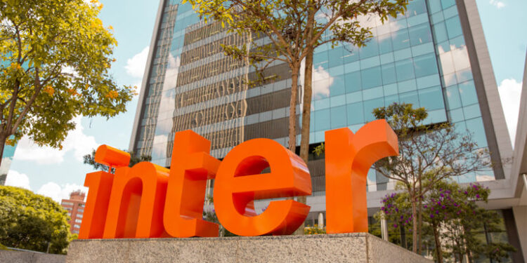 Clientes do Banco Inter têm direito a “passaporte” para os Estados Unidos