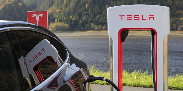 A jogada de US$ 1 trilhão de Elon Musk que pode transformar a Tesla para sempre