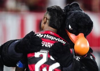 Atacante do Flamengo voltará a jogar após ser absolvido pelo STJD