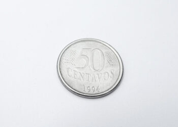 Moedas de 50 centavos já estão valendo até R$ 200,00 no Brasil