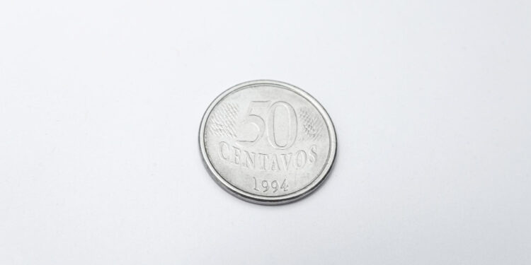 Moedas de 50 centavos já estão valendo até R$ 200,00 no Brasil