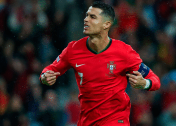 Cristiano Ronaldo deixou o futebol de lado e decidiu investir na carreira de MMA