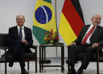 Lula não quer nem saber e compra briga com líder da Alemanha