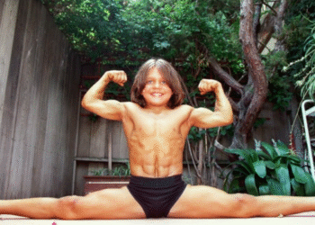 O que aconteceu com o Pequeno Hércules? Menino mais forte do mundo em 1990 reaparece repleto de traumas