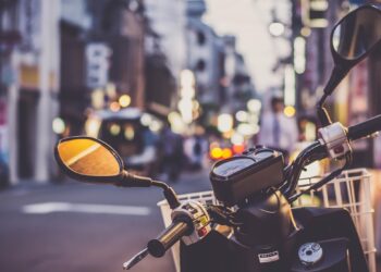 Scooters elétricas passam a exigir CNH, emplacamento e podem ter até cobrança de IPVA