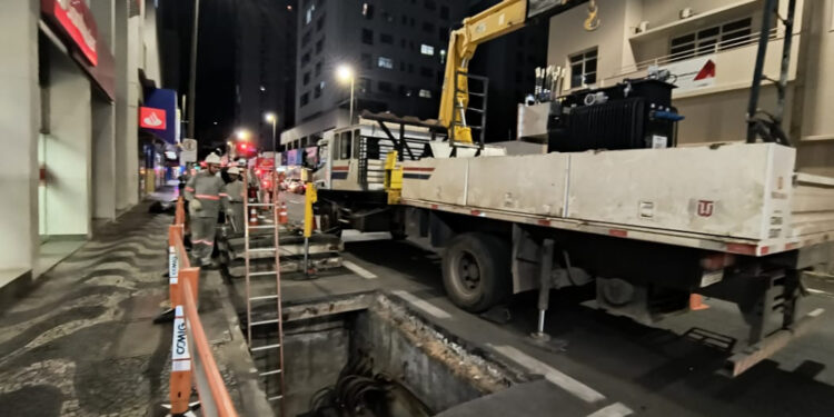 Essa cidade quase não tem postes com inúmeras fiações visíveis e fica no Brasil