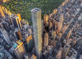 “Prédio dos bilionários” com mais de 400 metros, tem 96 andares e está correndo o risco de desabar