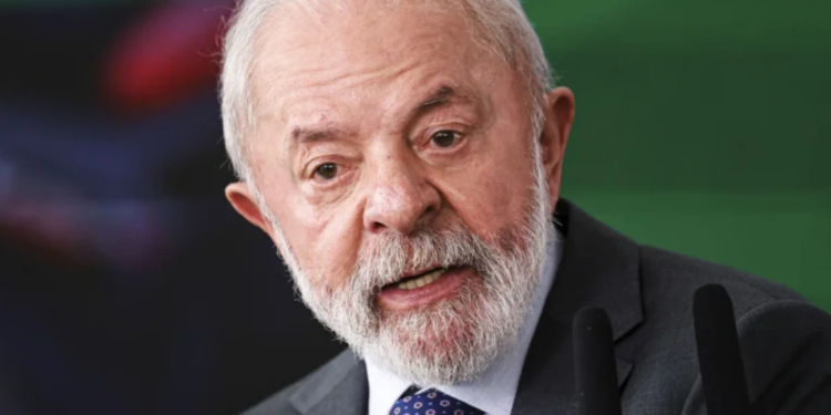 Braço direito de Lula decide deixar o cargo no Governo em 2026