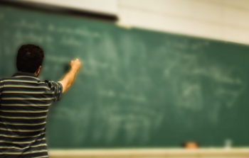 Salas de aula do Ensino Médio agora terão câmeras funcionando 24 horas