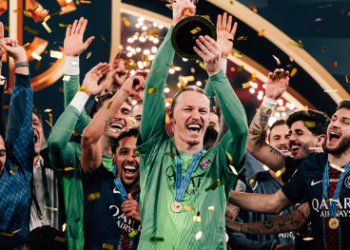 Qual o salário de Matvey Safonov, goleiro que pegou 4 pênaltis contra o Flamengo no Mundial?