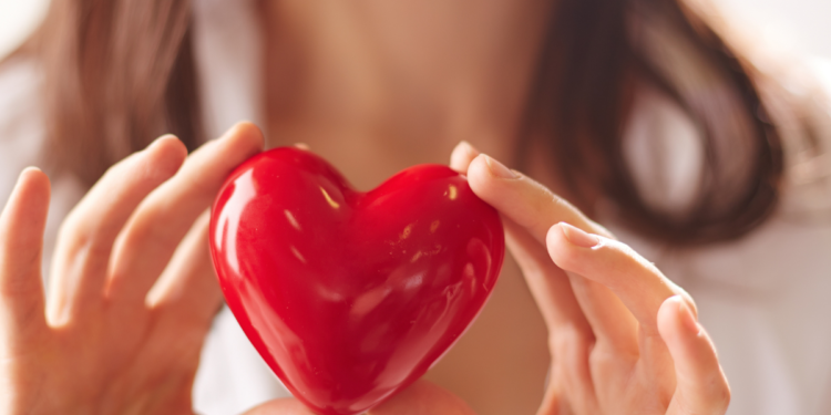 Cardiologista alerta: pare de tomar essa bebida imediatamente