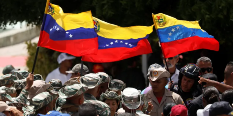 EUA obriga cidadãos a deixarem a Venezuela e prepara ação imediata
