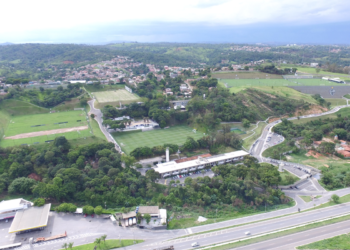 O time da Série A do Brasileirão que é dono de uma cidade inteira no Brasil