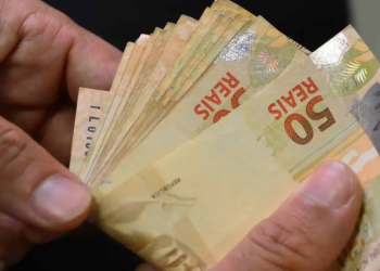Presente de Natal: 95 milhões de trabalhadores vão receber pagamento extra até 18/12