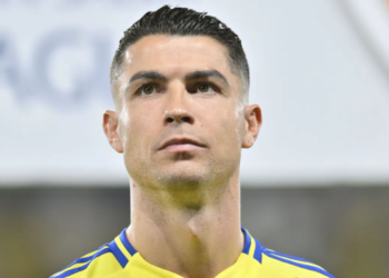 Técnico que “encantou” CR7 vai receber salário de R$ 2 milhões para treinar gigante do futebol brasileiro