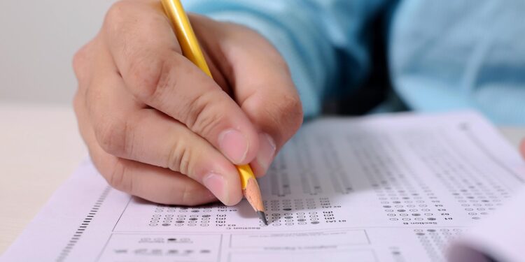 Alunos ganharam uma “outra chance” de fazer o ENEM, com um tema de redação completamente diferente