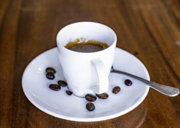 Beber café todos os dias pode te dar mais tempo de vida, aponta estudo
