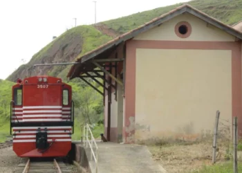 Trem histórico que estava desativado há 30 anos retorna e conectará 2 estados