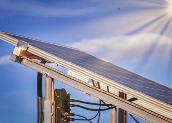 Veja como solicitar a instalação da energia solar pela Caixa Econômica Federal