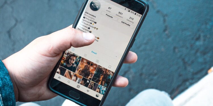 Aba “seguindo” deixará de existir no Instagram? Checamos