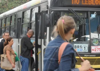 Paralisação no transporte público? Trabalhadores podem faltar ao emprego e a lei garante proteção