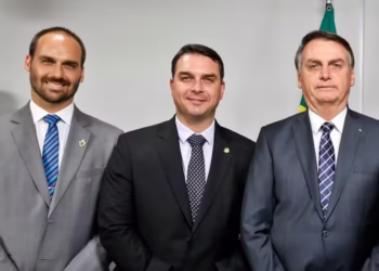 Bolsonaro fica com o rosto irreconhecível após procedimento