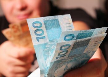 Brasileiros recebem bônus de R$ 103: valor foi aprovado pelo Governo Federal