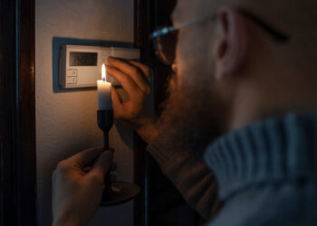 Por conta das fortes tempestades, mais de 1 milhão de pessoas ficam sem energia em todo esse país