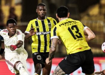 Flamengo recebeu alerta sobre risco de rebaixamento e terá que “desmontar” o time para se salvar