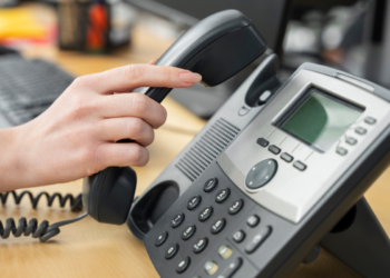 A partir de 01/02, Anatel altera cobrança para quem usa telefone para fazer chamadas