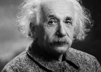 Após décadas de estudo, cientistas descobriram que Einstein estava errado e seu “maior rival” tinha razão