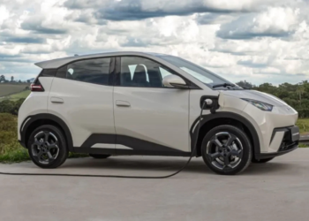 Bateria do carro elétrico fica viciada se não for carregada por completo?