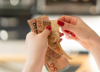 Brasileiros com conta neste banco vão receber até R$ 250 mil nos próximos dias