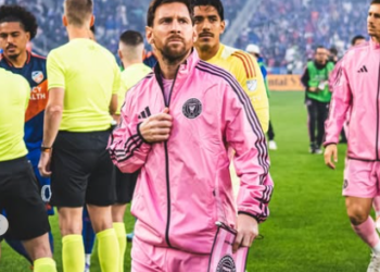 Messi recebeu proposta de R$ 8 bilhões para dividir campo com o CR7 e não pensou duas vezes para responder