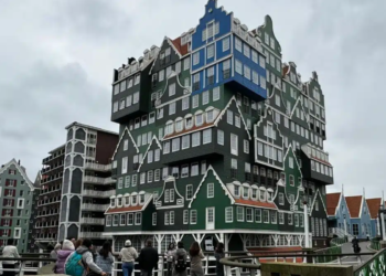 Cidade colorida parece cenário de LEGO e já foi abrigo de um dos maiores imperadores da história