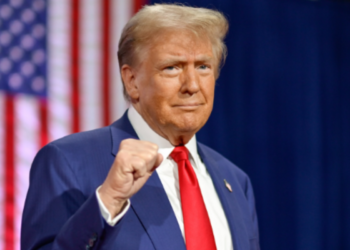 Donald Trump anuncia troca no comando e diz que novo nome para a presidência será anunciado em breve