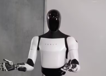 Elon Musk crava quando será possível comprar robôs-humanos da Tesla