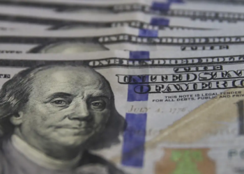 Enquanto o dólar cai de preço, outro ativo dispara no mercado global