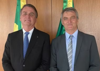 Irmão de Bolsonaro foi um dos vencedores da Mega da Virada, mas ainda não conseguiu resgatar o prêmio