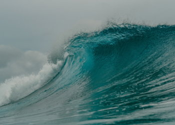 Ondas monstruosas de quase 40 metros estão acontecendo no oceano e preocupam cientistas