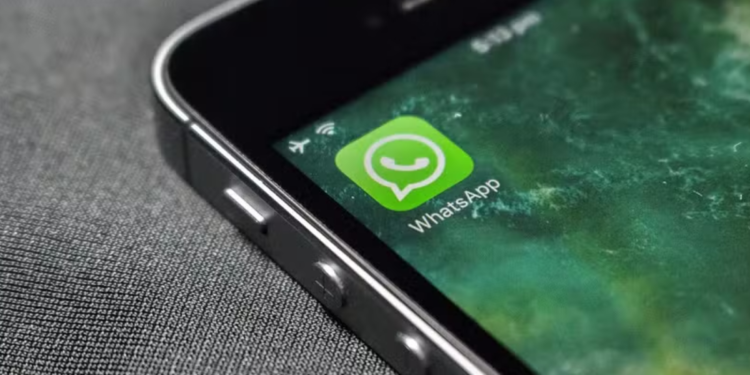 Whatsapp surpreende usuários e confirma o fim do serviço para os celulares em 2026