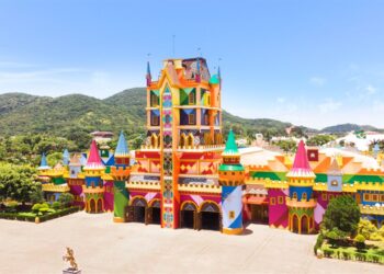 Brasil terá o parque de diversões do Bob Esponja e da Galinha Pintadinha