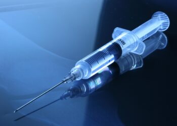 Governo anuncia que 6 vacinas deixarão de ser recomendadas para todas as crianças deste país