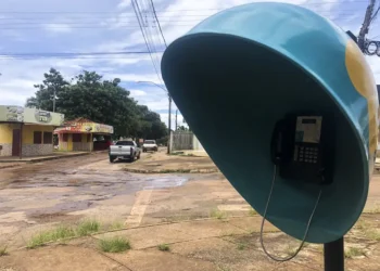 Anatel determina o recolhimento de todos os orelhões do Brasil em 2026