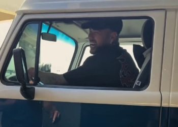 Aparentemente simples, Kombi de Neymar vale uma fortuna inimaginável; saiba o preço